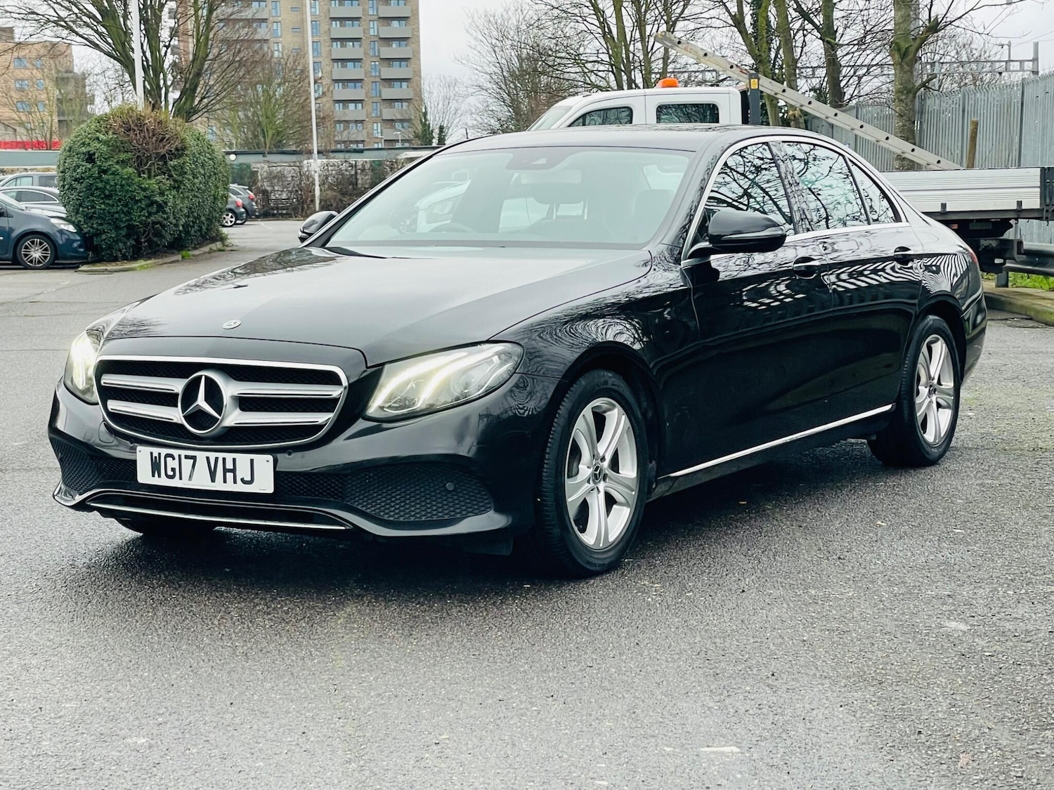 Used Mercedes-Benz E Class 2017 for sale - 77549430: Photo 4