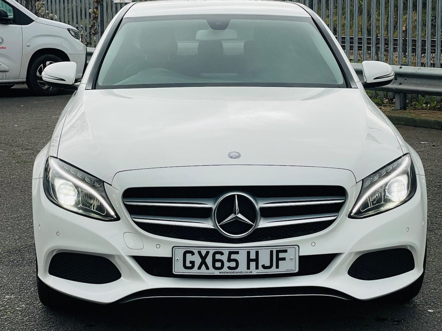 Used Mercedes-Benz C Class 2016 for sale - 76965453: Photo 2