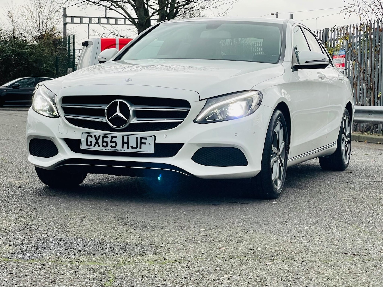 Used Mercedes-Benz C Class 2016 for sale - 76965453: Photo 3