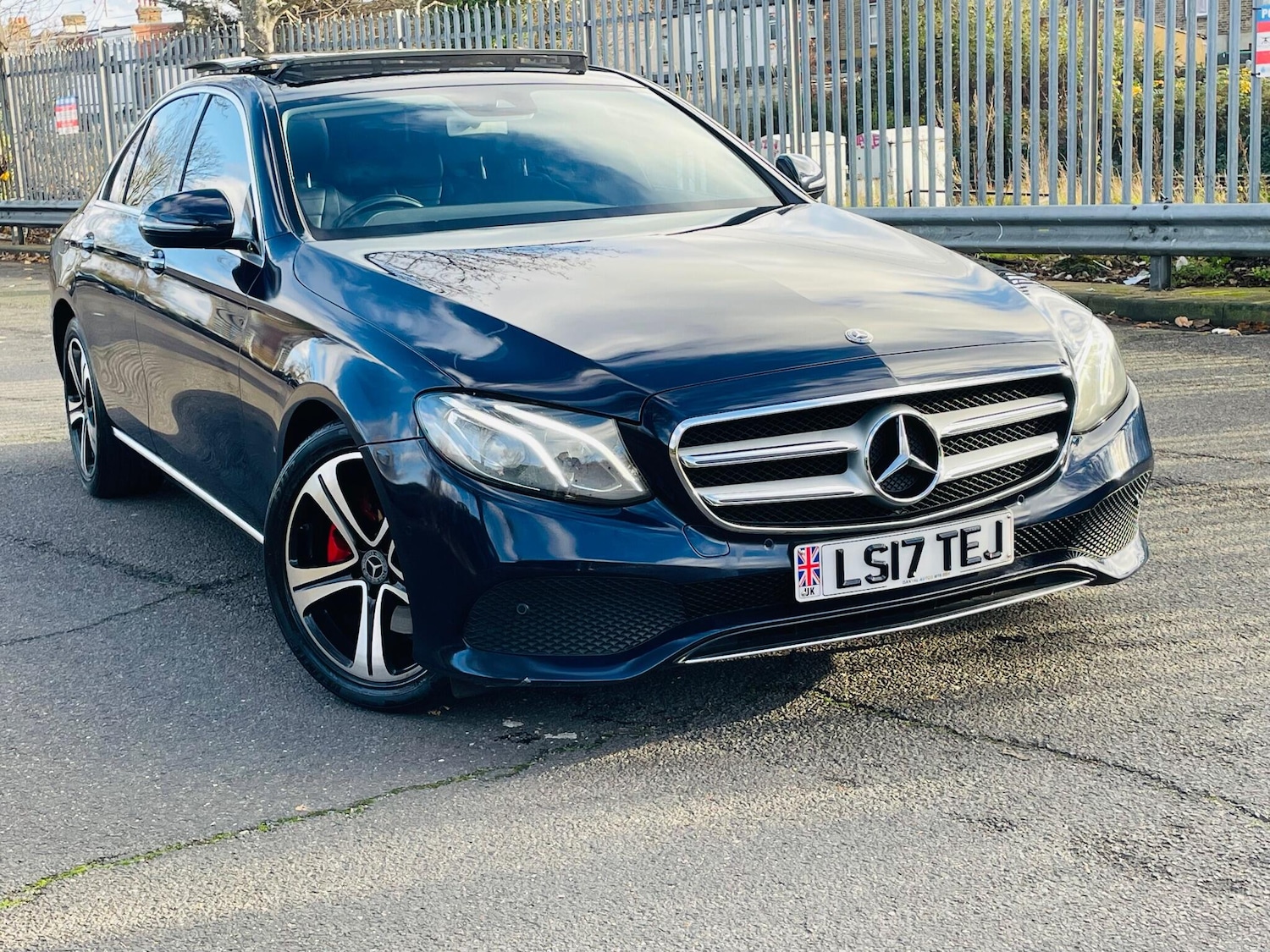 Used Mercedes-Benz E Class 2017 for sale - 76913890: Photo 1