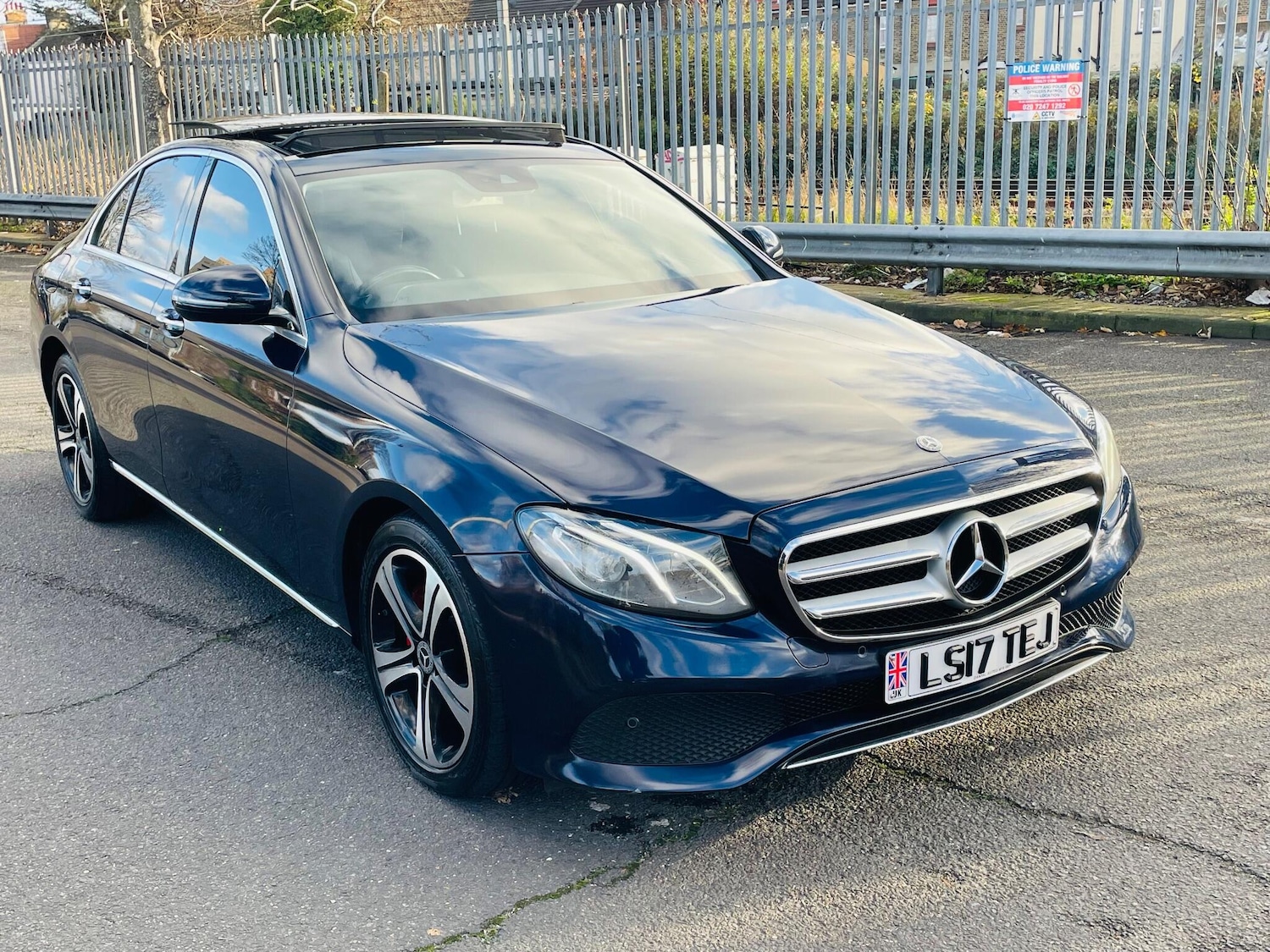 Used Mercedes-Benz E Class 2017 for sale - 76913890: Photo 13