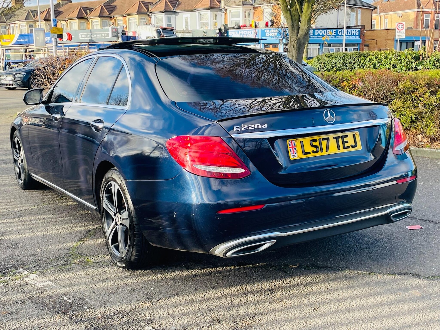 Used Mercedes-Benz E Class 2017 for sale - 76913890: Photo 9
