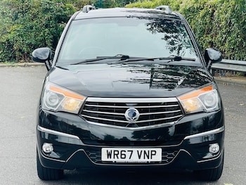 Used Ssangyong Turismo 2018 for sale - 75622811: Photo