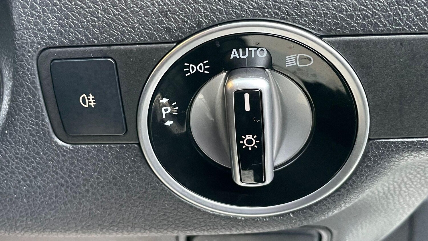 Used Mercedes-Benz A-Class 2015 for sale - 77478887: Photo 23