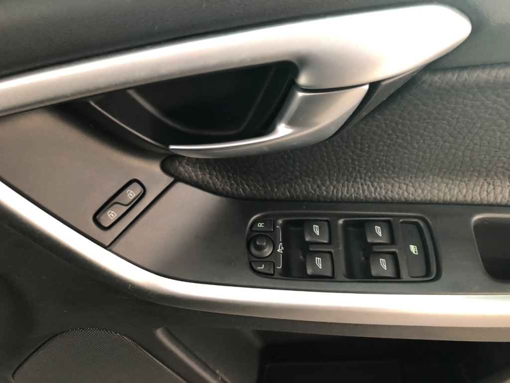 Used Volvo XC60 2011 for sale - 77258684: Photo 19