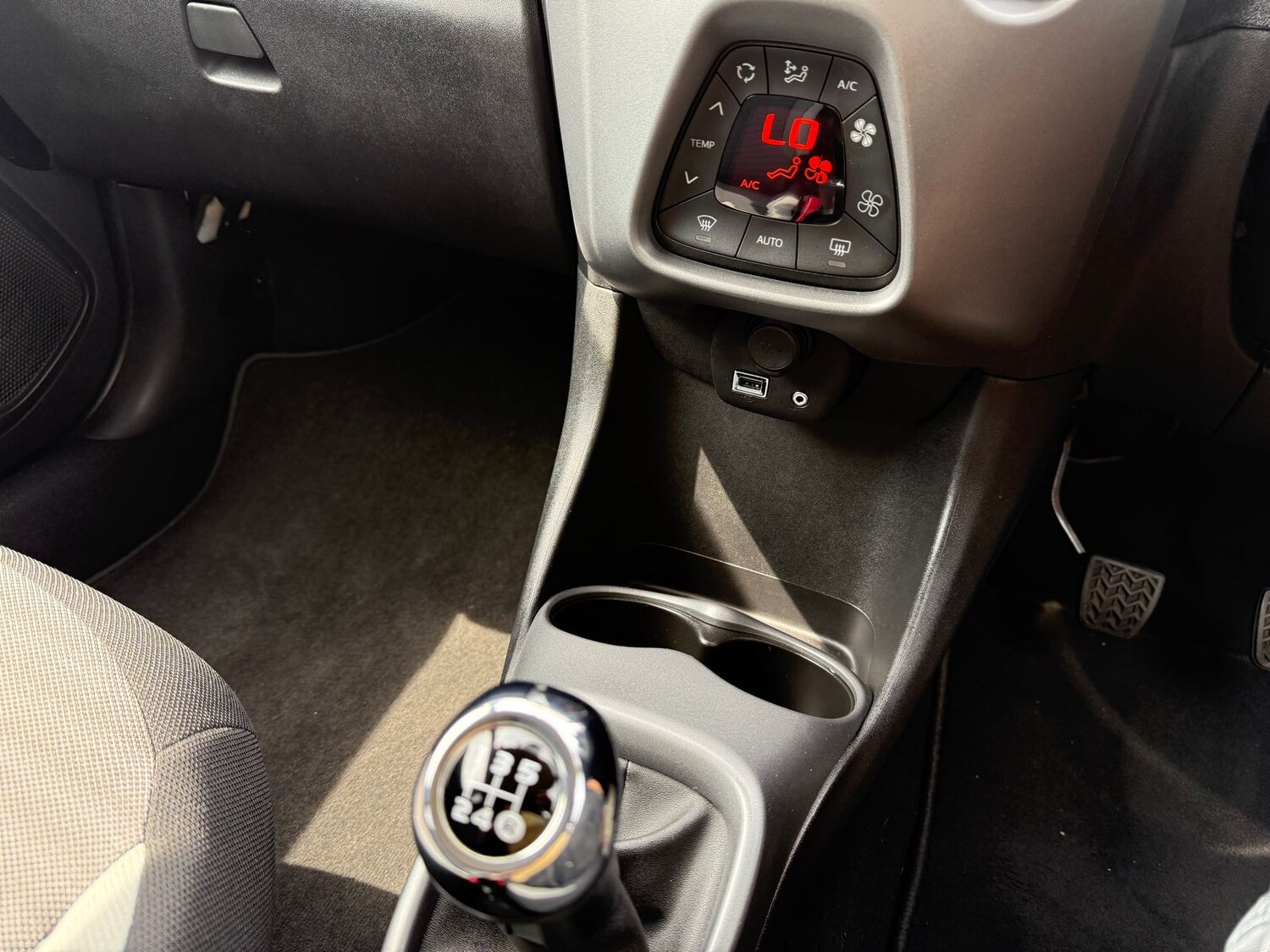 Used Toyota AYGO 2019 for sale - 77614605: Photo 28