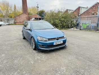 Volkswagen - Golf