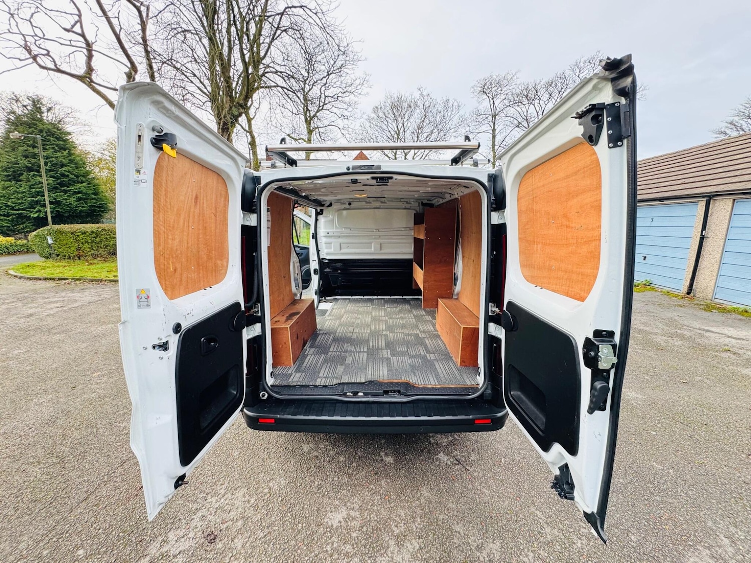 Used Vauxhall Vivaro for sale - 77216039: Photo 2