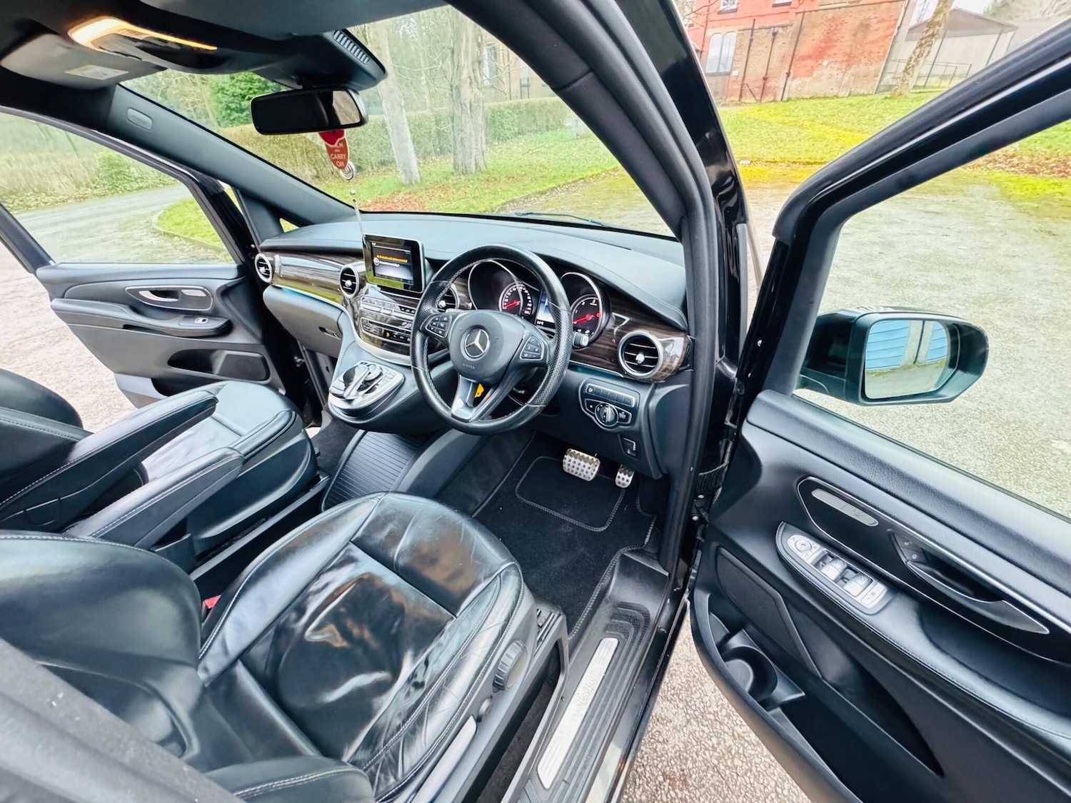 Used Mercedes-Benz V-Class 2018 for sale - 77387236: Photo 16