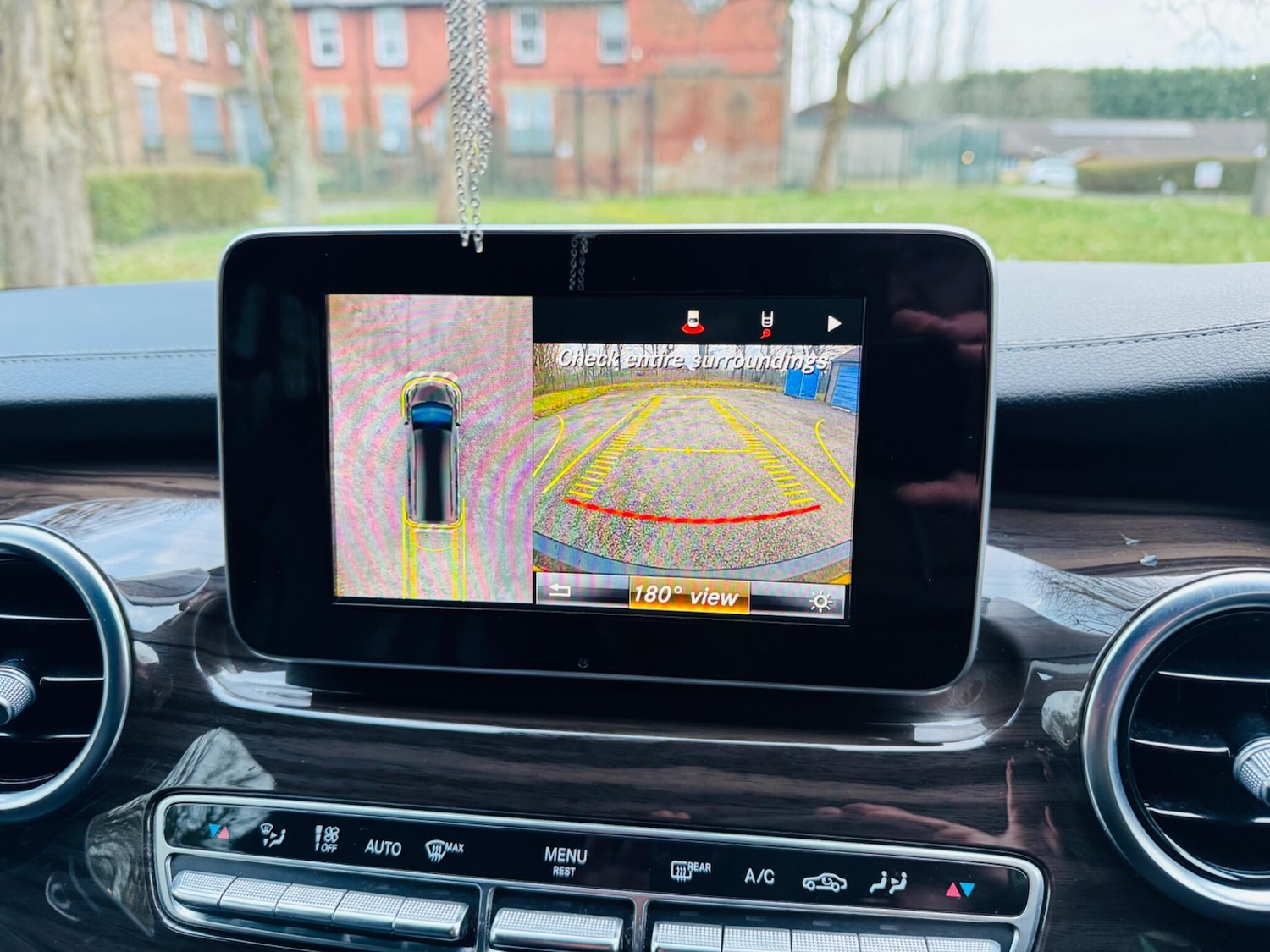 Used Mercedes-Benz V-Class 2018 for sale - 77387236: Photo 21