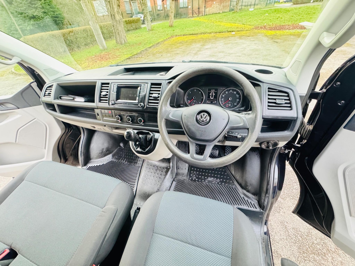 Used Volkswagen Transporter 2017 for sale - 77564645: Photo 16