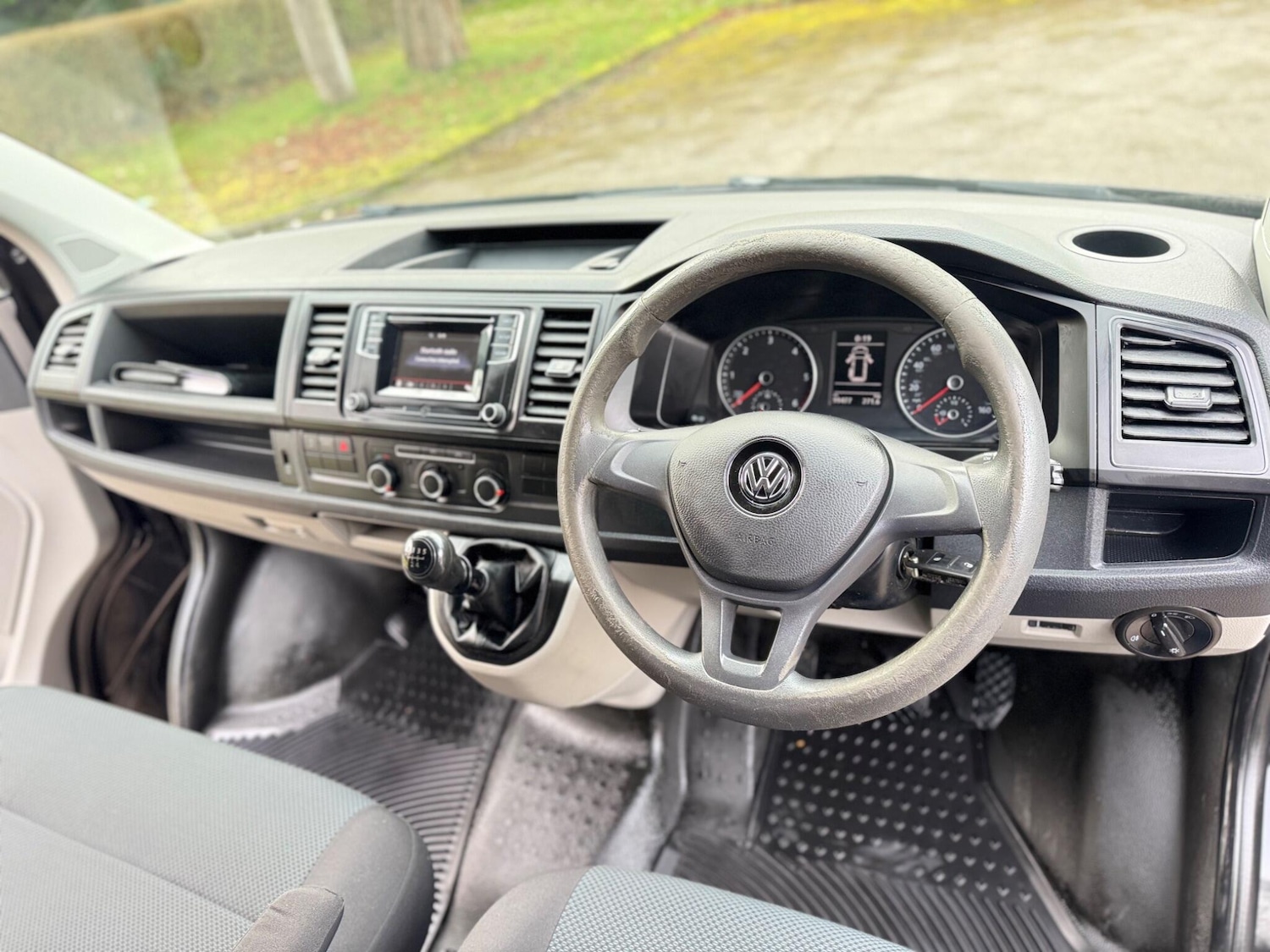 Used Volkswagen Transporter 2017 for sale - 77564645: Photo 18