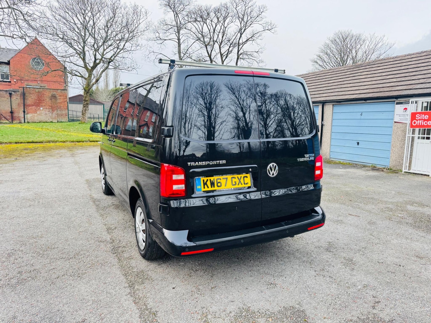 Used Volkswagen Transporter 2017 for sale - 77564645: Photo 3