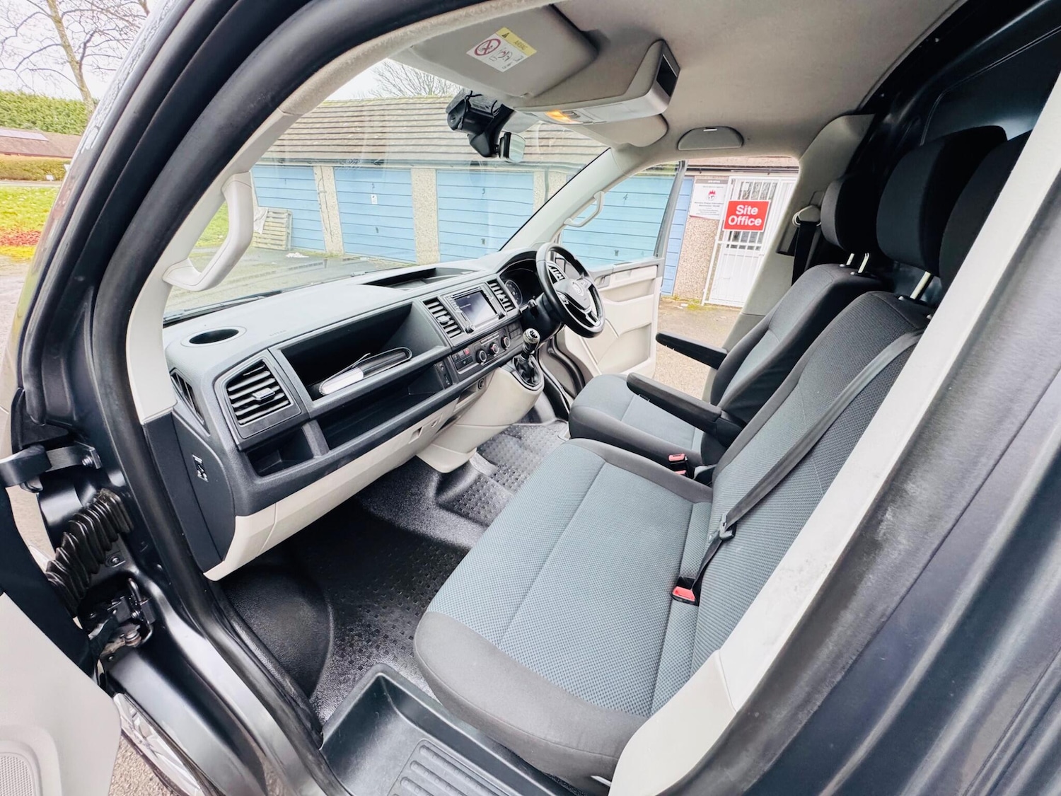 Used Volkswagen Transporter 2017 for sale - 77468003: Photo 10