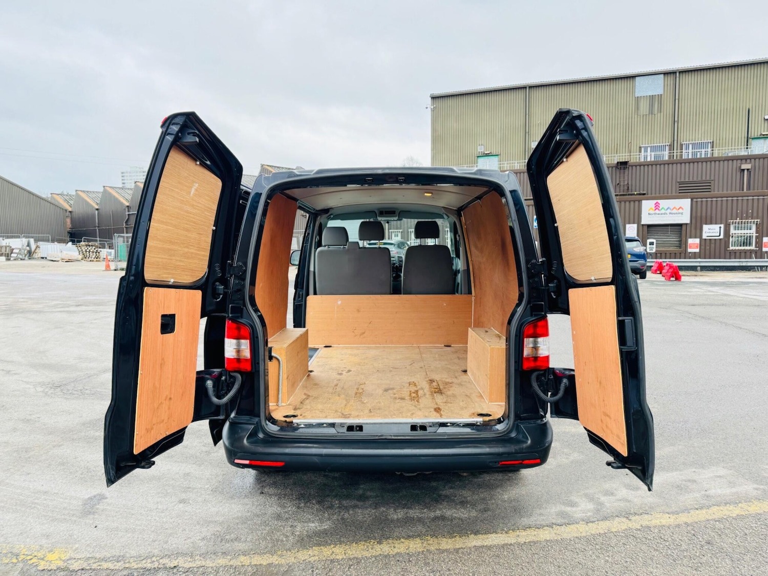 Used Volkswagen Transporter 2015 for sale - 77387015: Photo 15