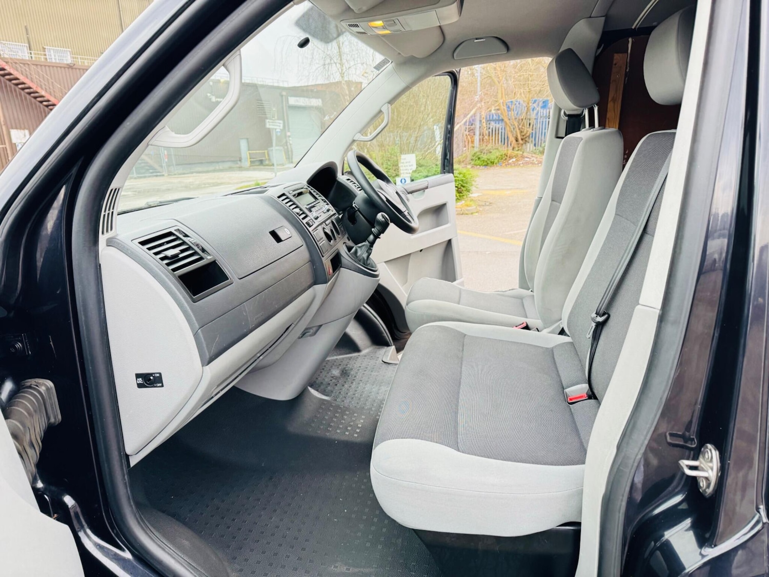 Used Volkswagen Transporter 2015 for sale - 77387015: Photo 9