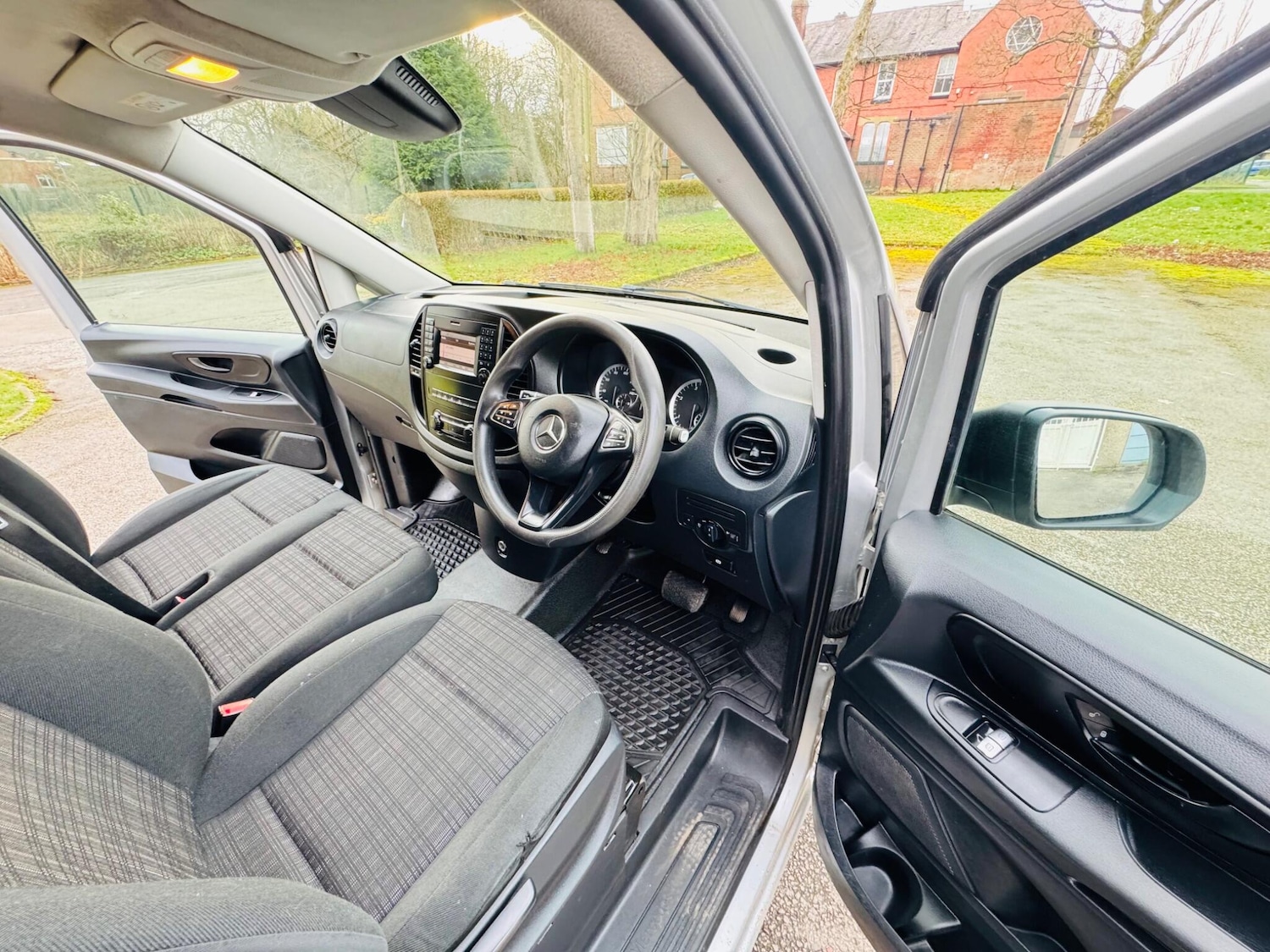 Used Mercedes-Benz Vito 2018 for sale - 77564647: Photo 14