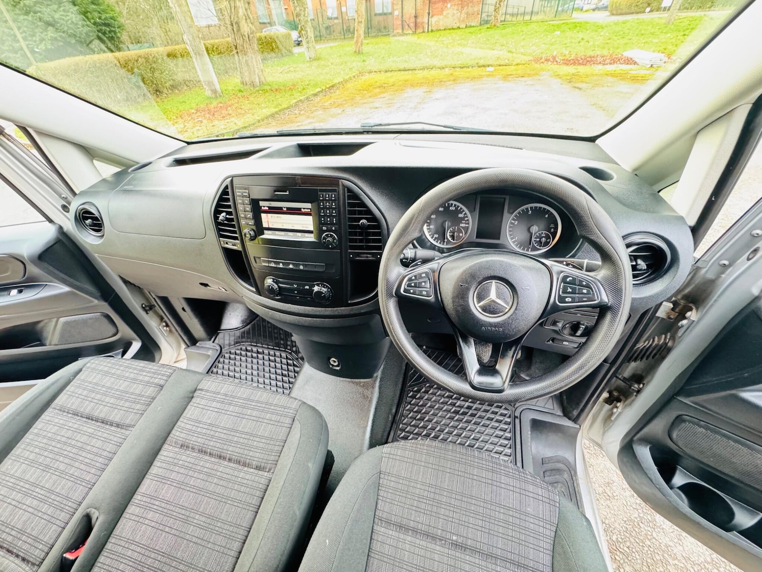 Used Mercedes-Benz Vito 2018 for sale - 77564647: Photo 15