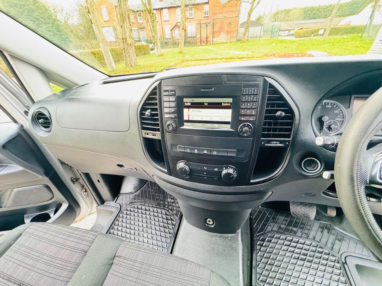 Used Mercedes-Benz Vito 2018 for sale - 77564647: Photo 16