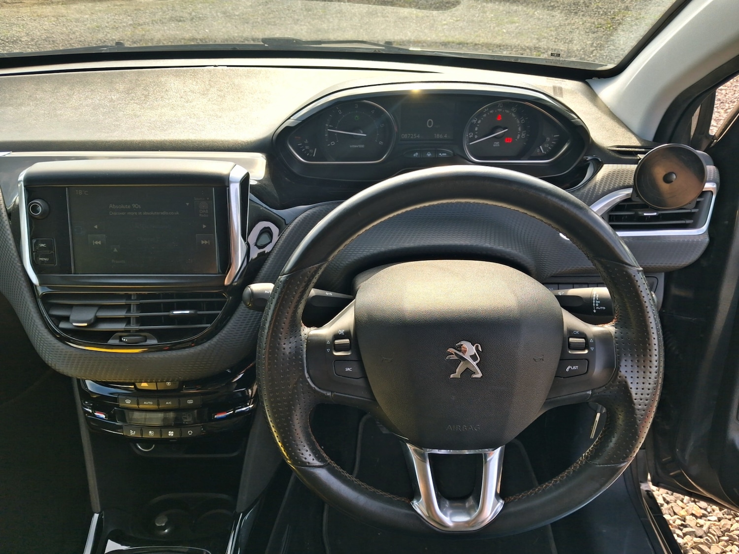 Used Peugeot 2008 2015 for sale - 75982090: Photo 23