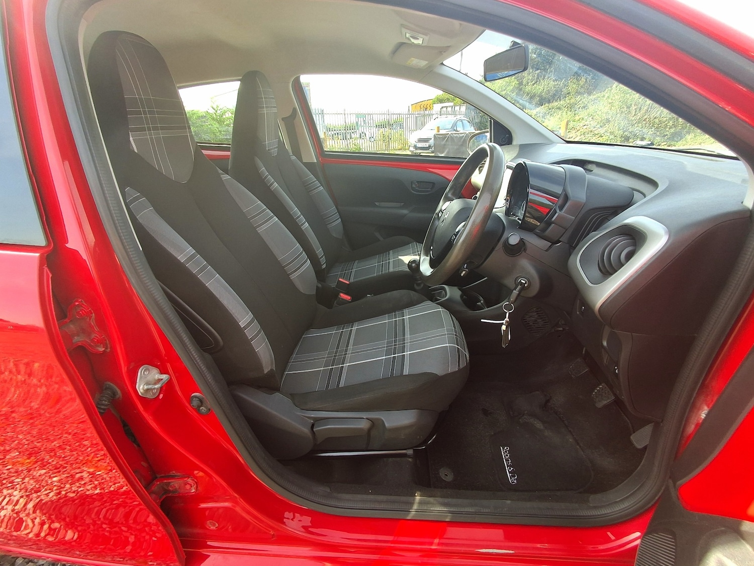 Used Peugeot 108 2016 for sale - 75982458: Photo 16