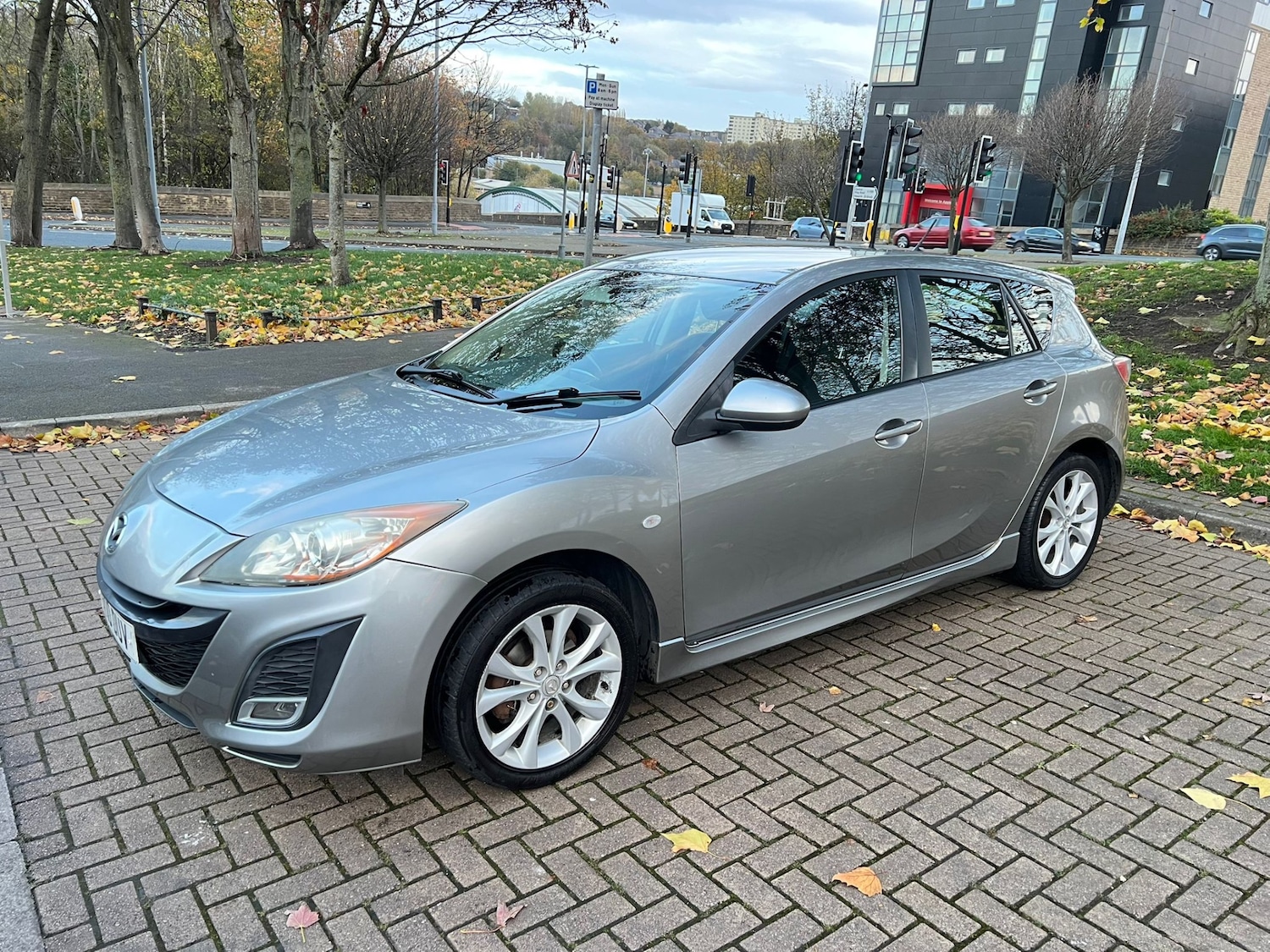 Used Mazda Mazda3 2010 for sale - 76455420: Photo 2