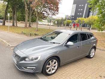 Used Volvo V60 2015 for sale - 75633145: Photo