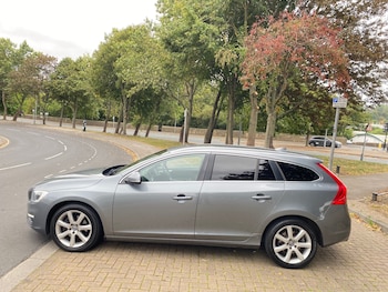 Used Volvo V60 2015 for sale - 75633145: Photo