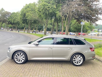 Used Skoda Superb 2015 for sale - 79010636: Photo
