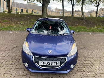 Used Peugeot 208 2012 for sale - 76212248: Photo 2