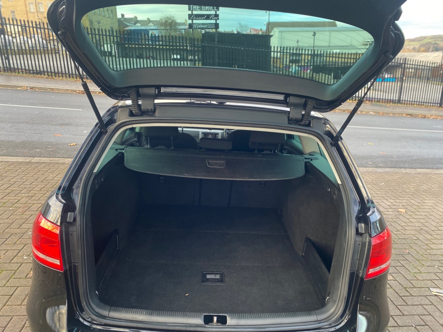 Used Volkswagen Passat 2011 for sale - 76837495: Photo 10