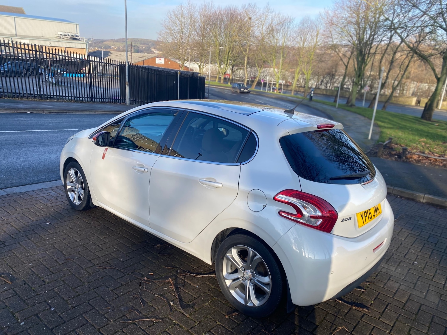 Used Peugeot 208 2015 for sale - 77390049: Photo 4