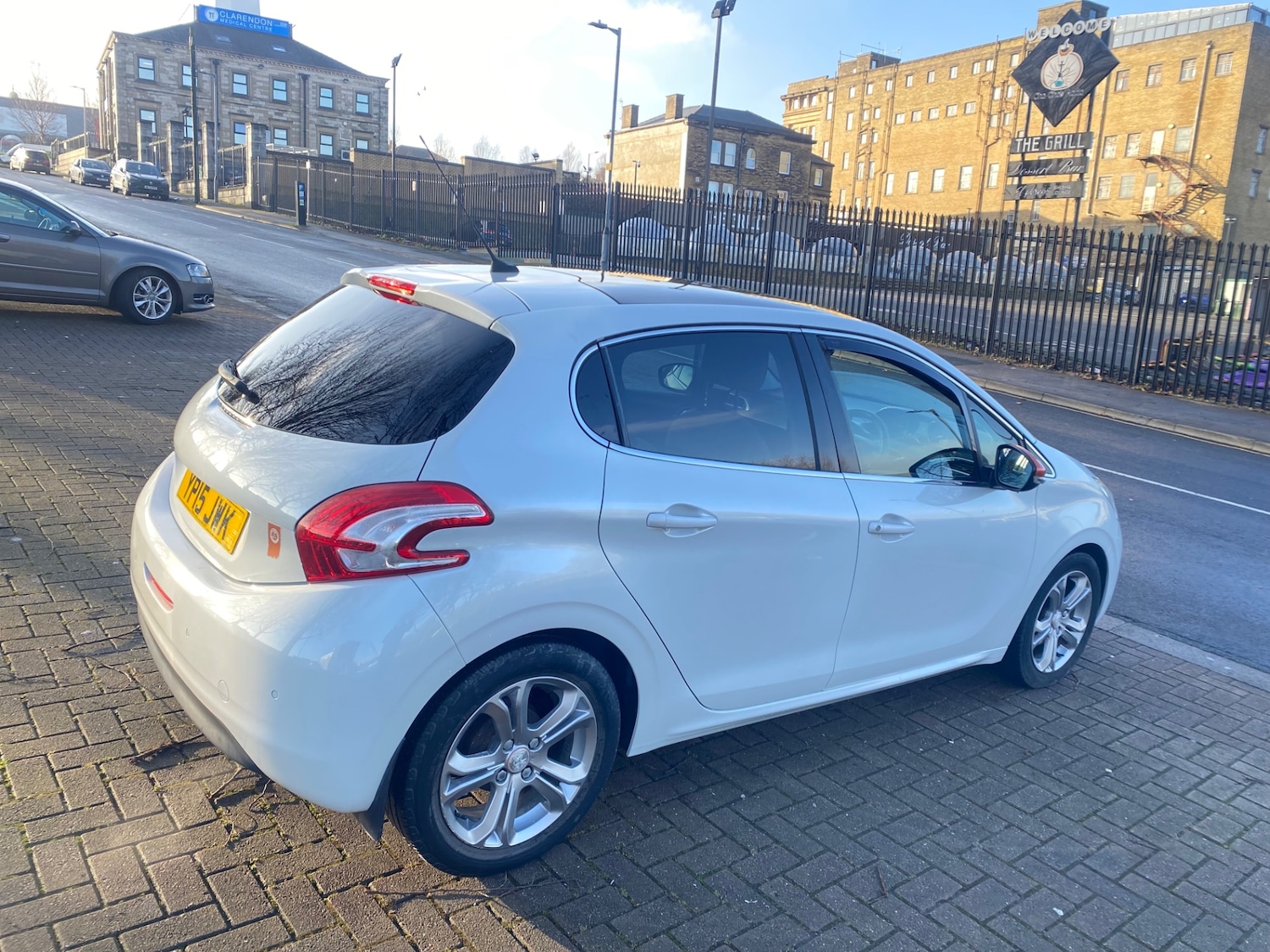 Used Peugeot 208 2015 for sale - 77390049: Photo 6