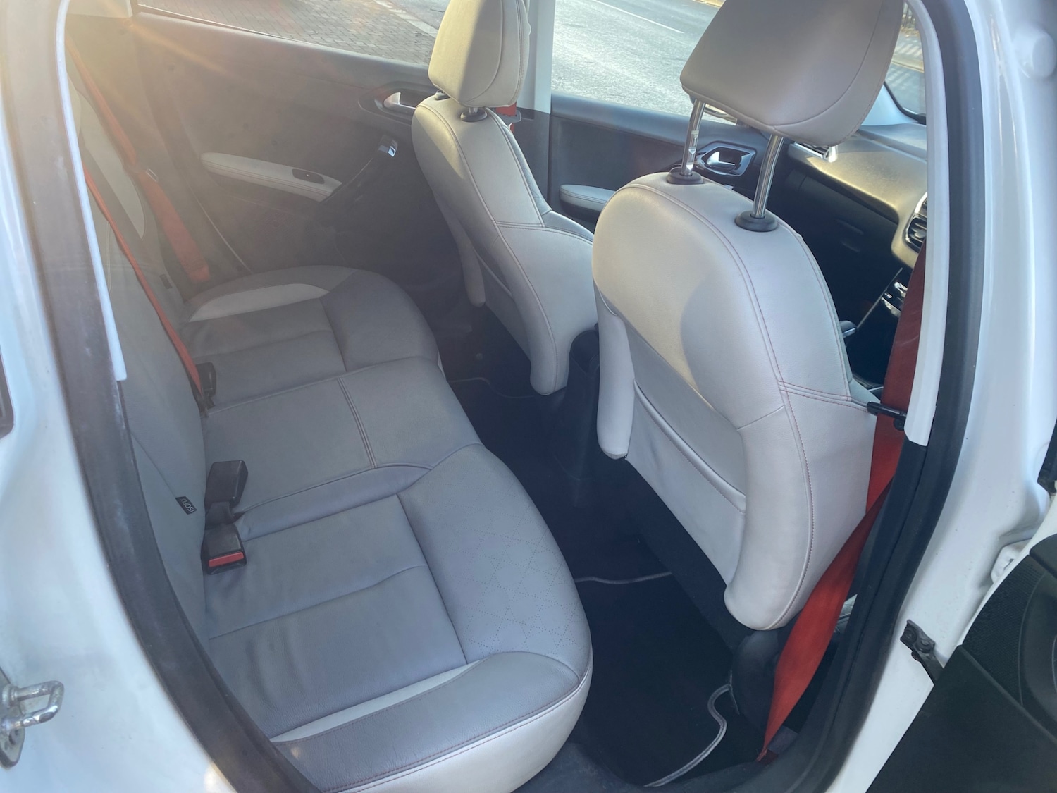 Used Peugeot 208 2015 for sale - 77390049: Photo 8