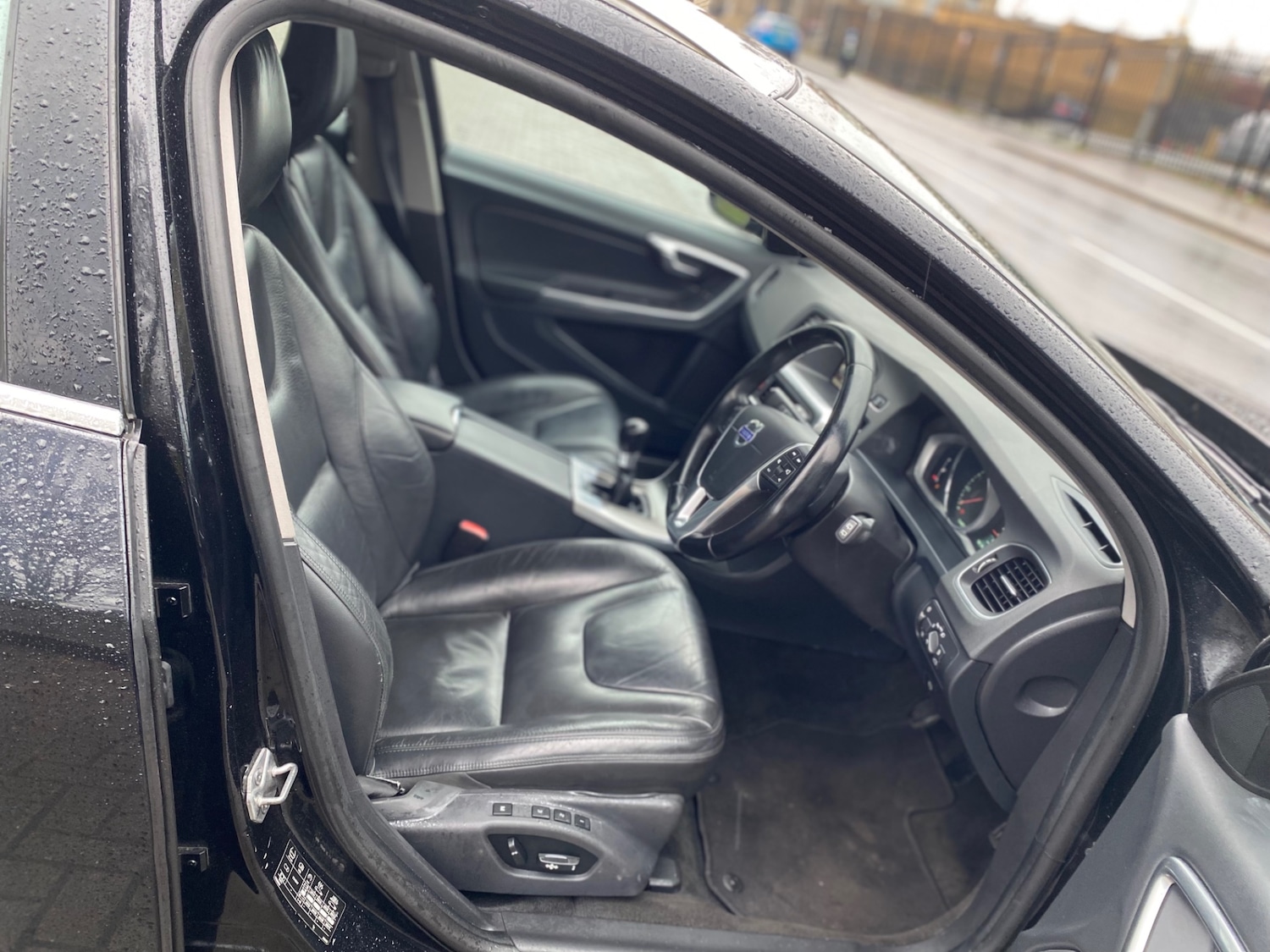 Used Volvo V60 2013 for sale - 77466094: Photo 10