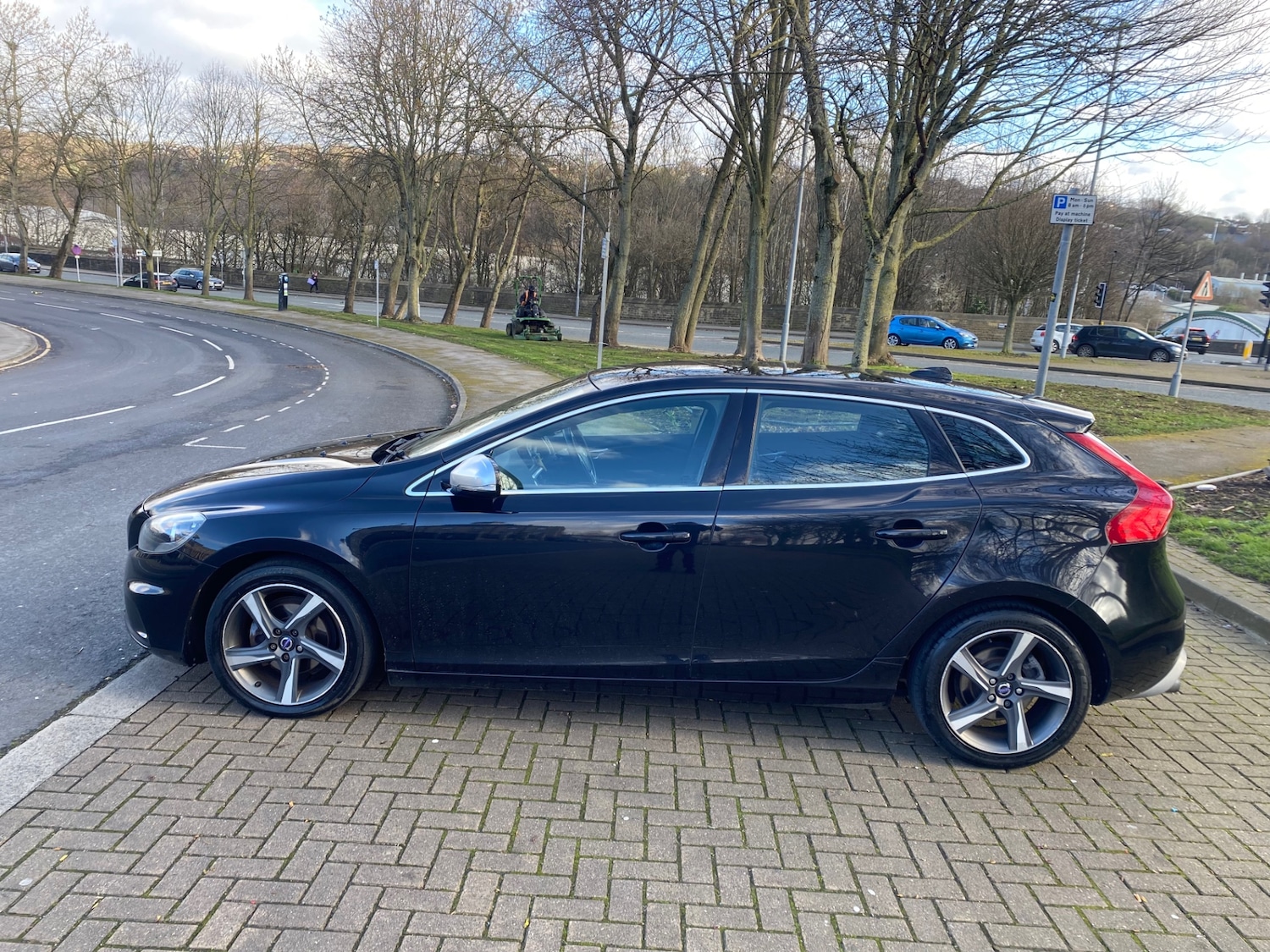 Used Volvo V40 2013 for sale - 77886298: Photo 4