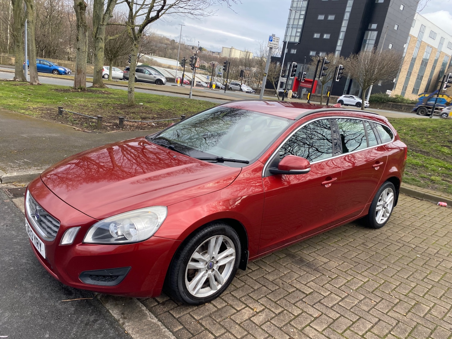 Used Volvo V60 2013 for sale - 77977284: Photo 3