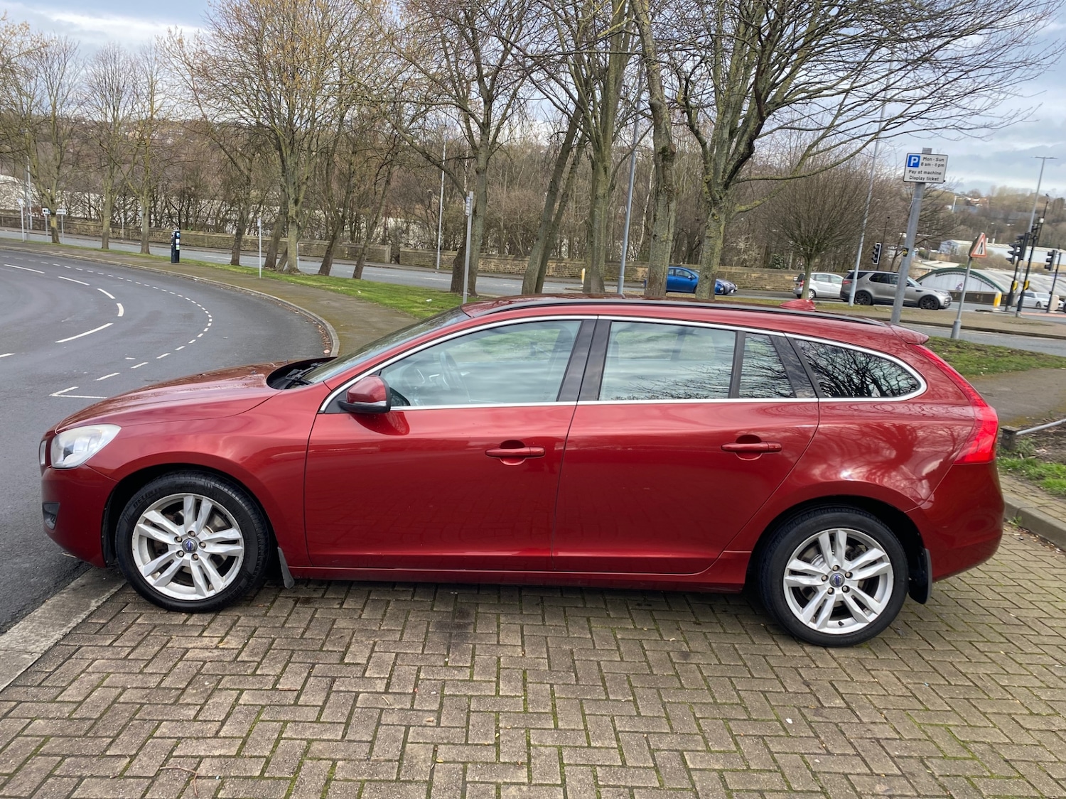 Used Volvo V60 2013 for sale - 77977284: Photo 4