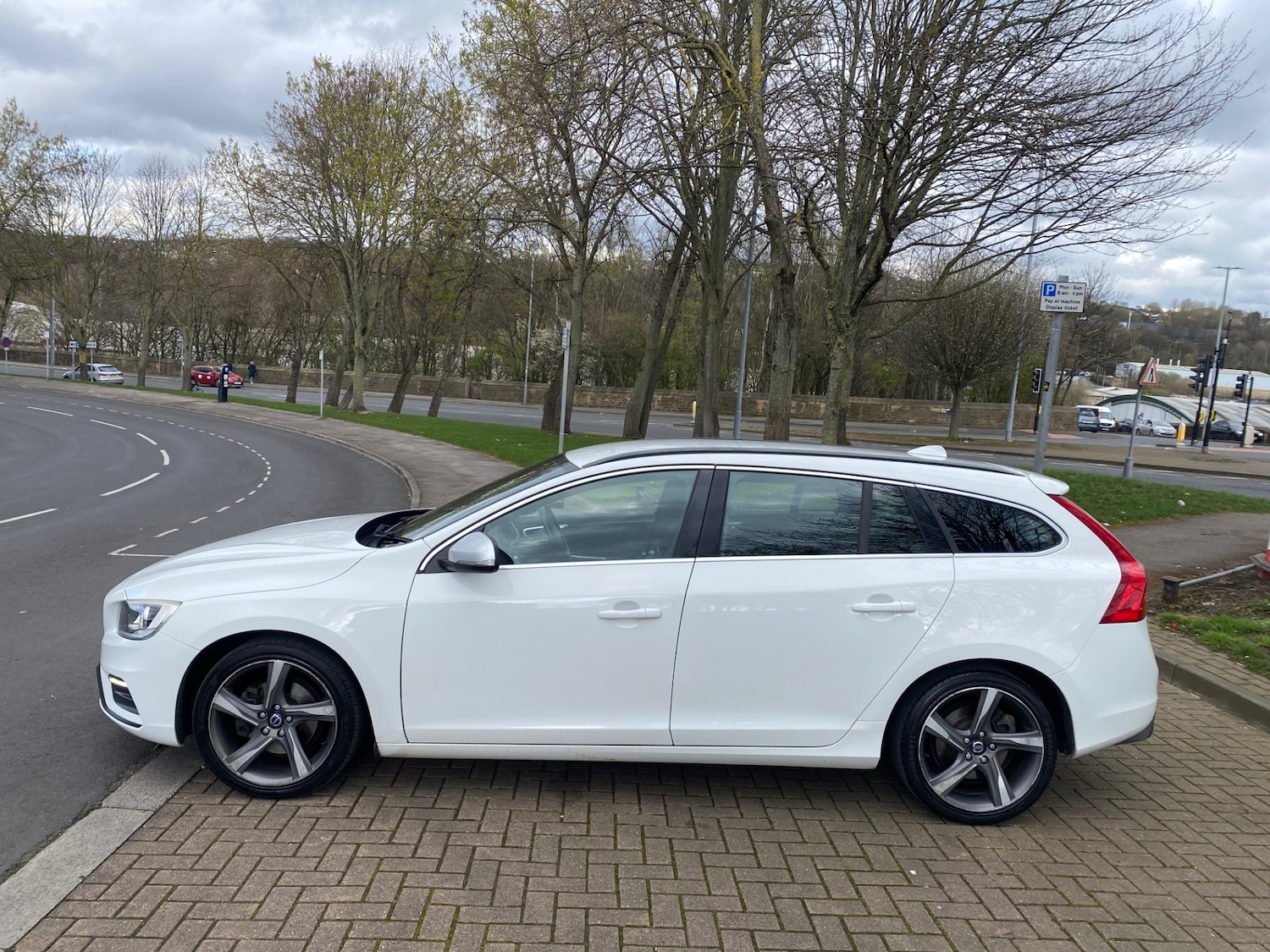 Used Volvo V60 2014 for sale - 78112394: Photo 4