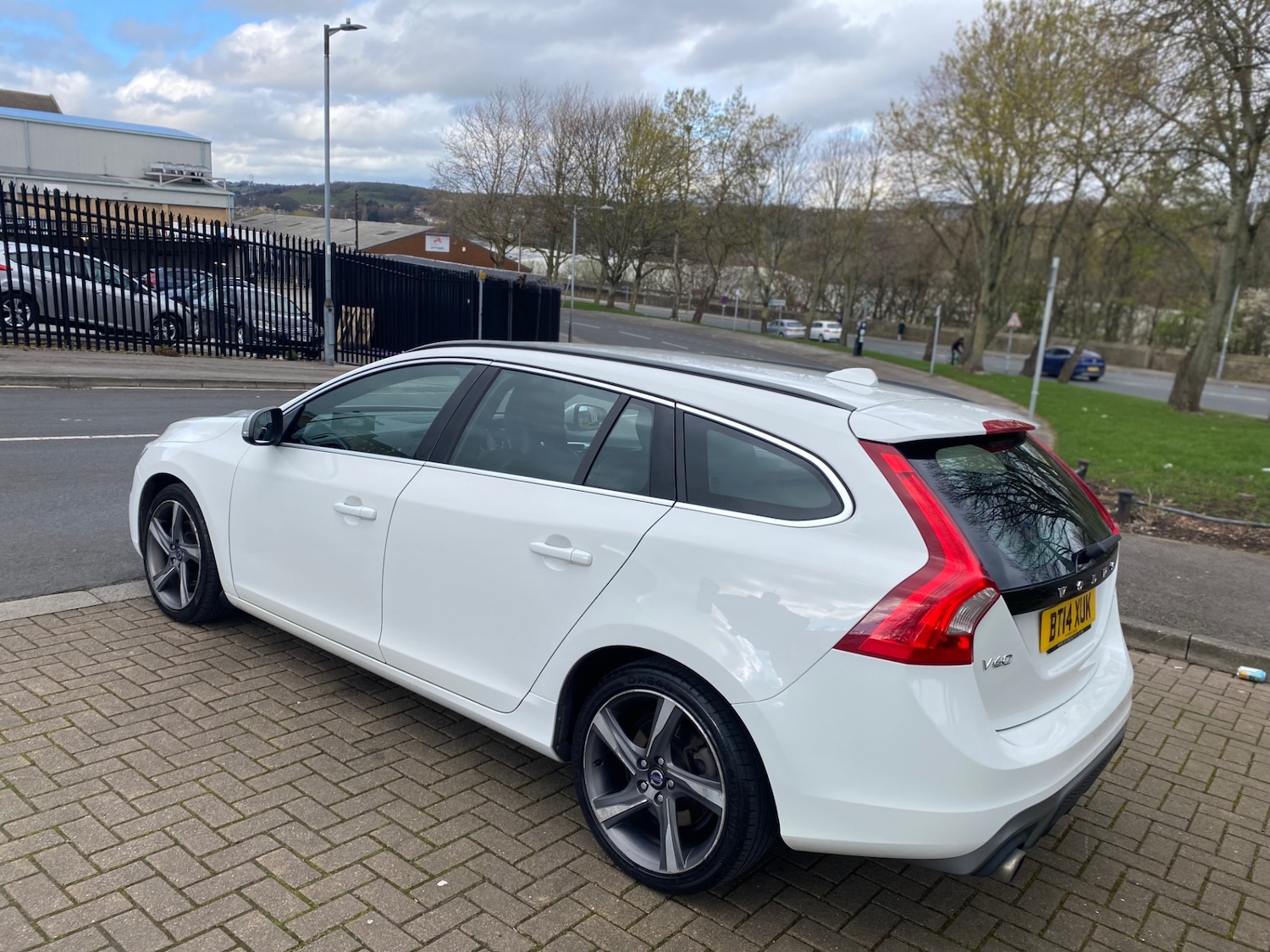 Used Volvo V60 2014 for sale - 78112394: Photo 5