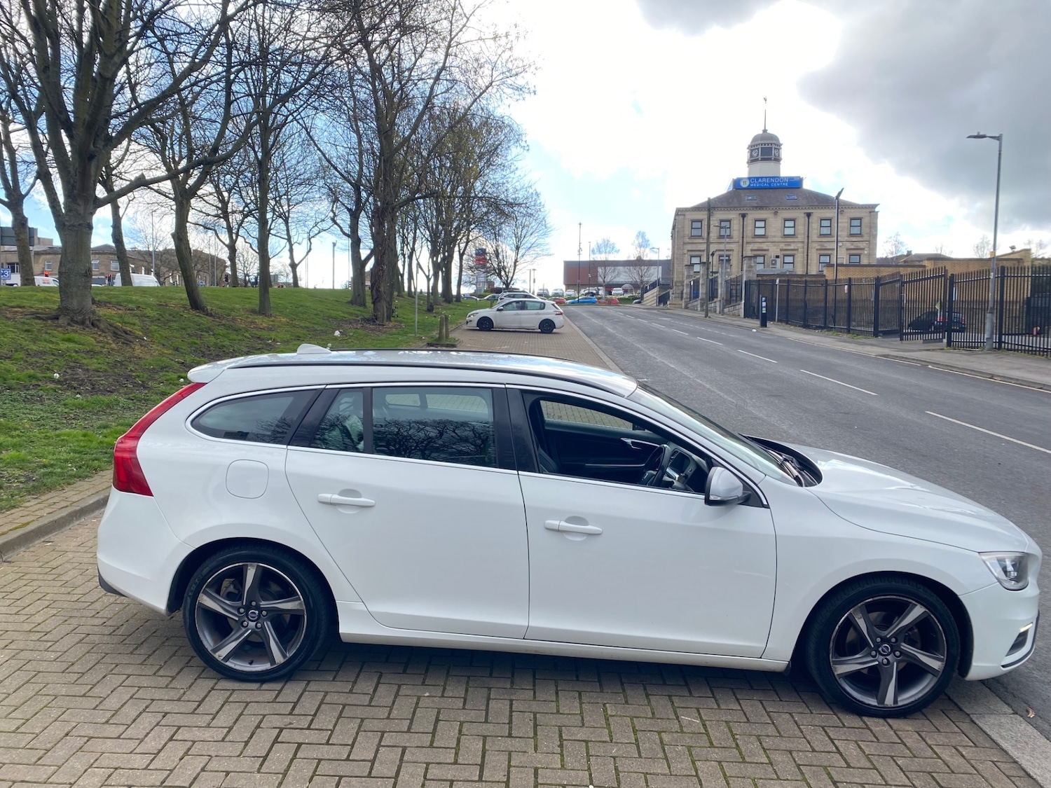 Used Volvo V60 2014 for sale - 78112394: Photo 8