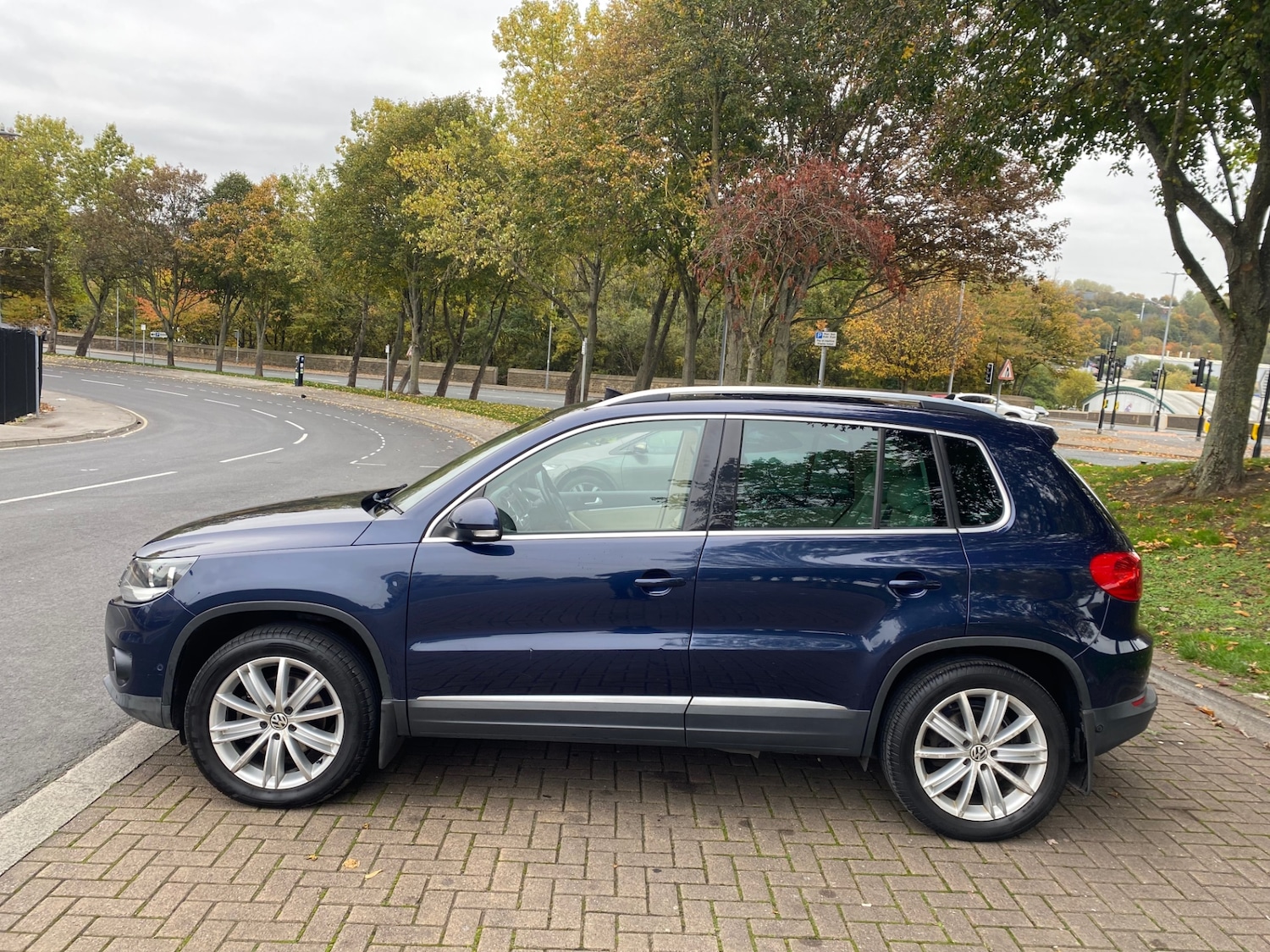 Used Volkswagen Tiguan 2011 for sale - 76293450: Photo 4