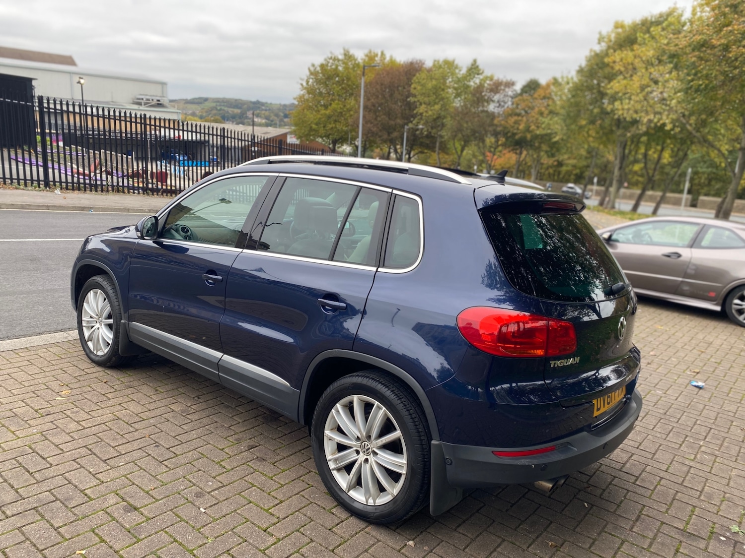 Used Volkswagen Tiguan 2011 for sale - 76293450: Photo 5