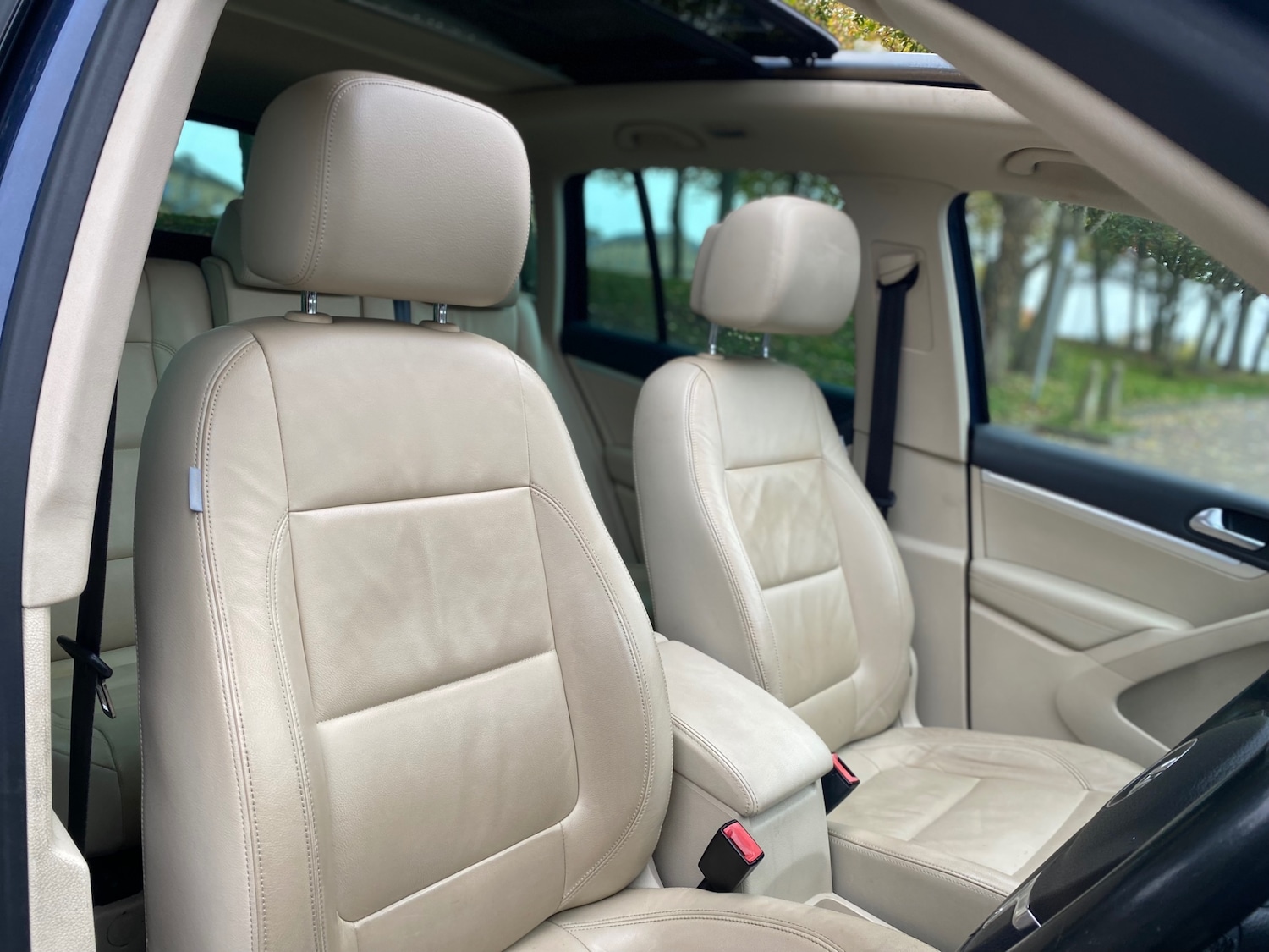 Used Volkswagen Tiguan 2011 for sale - 76293450: Photo 9