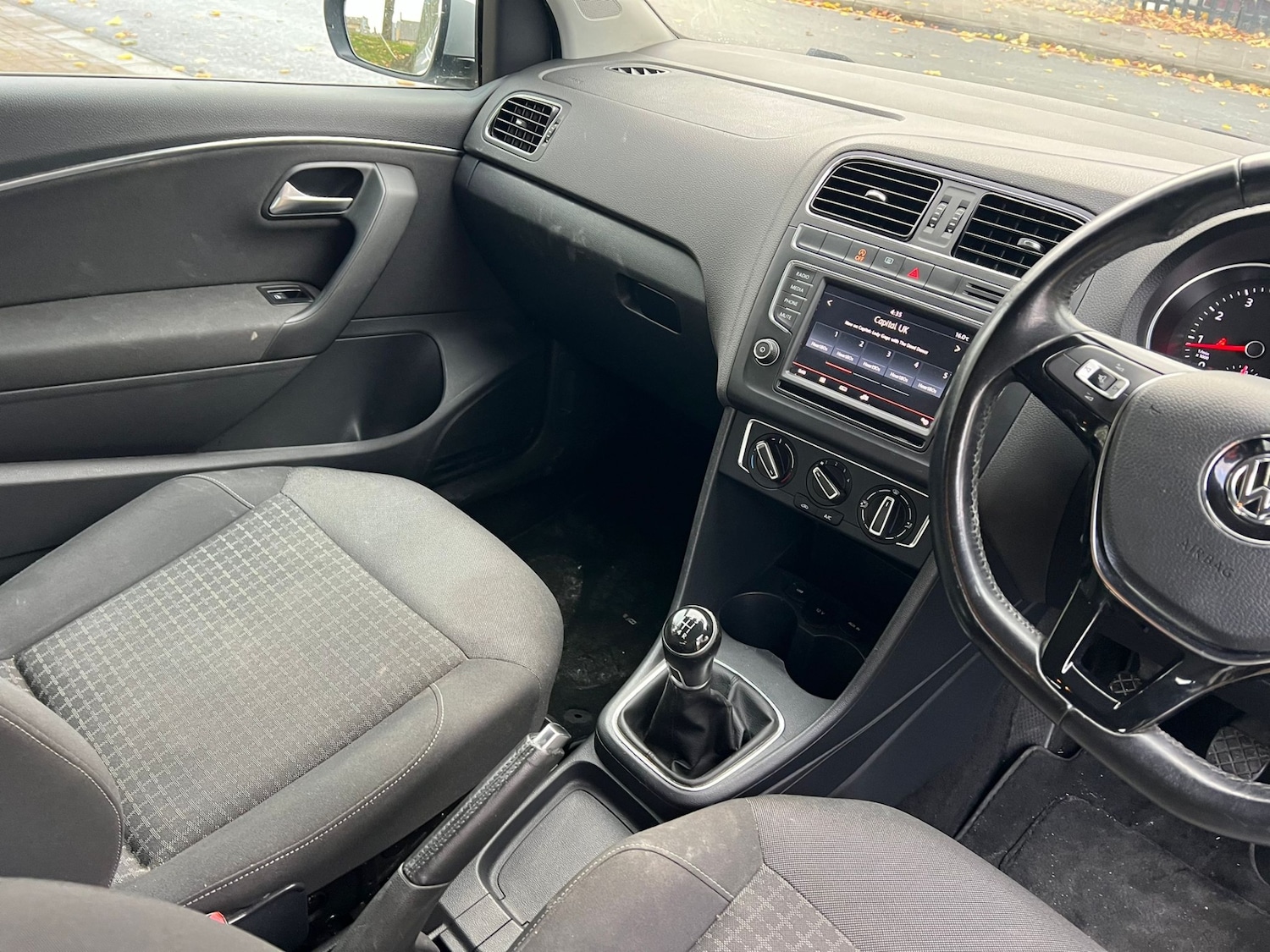 Used Volkswagen Polo 2015 for sale - 76471419: Photo 7