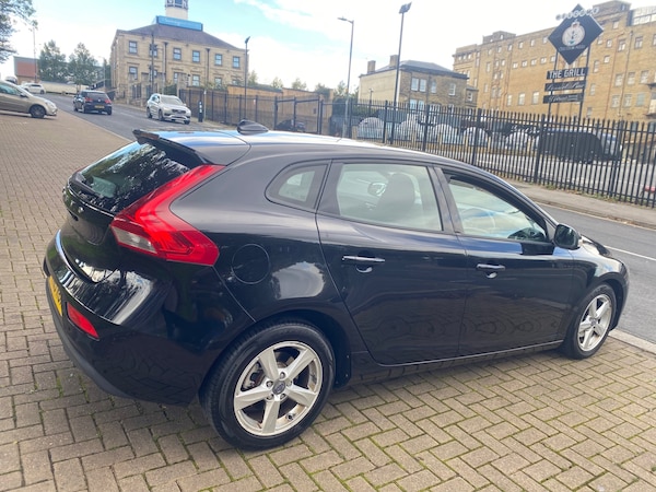 Used Volvo V40 2013 for sale - 76293440: Photo 7