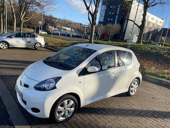 Used Toyota AYGO 2011 for sale - 76699764: Photo