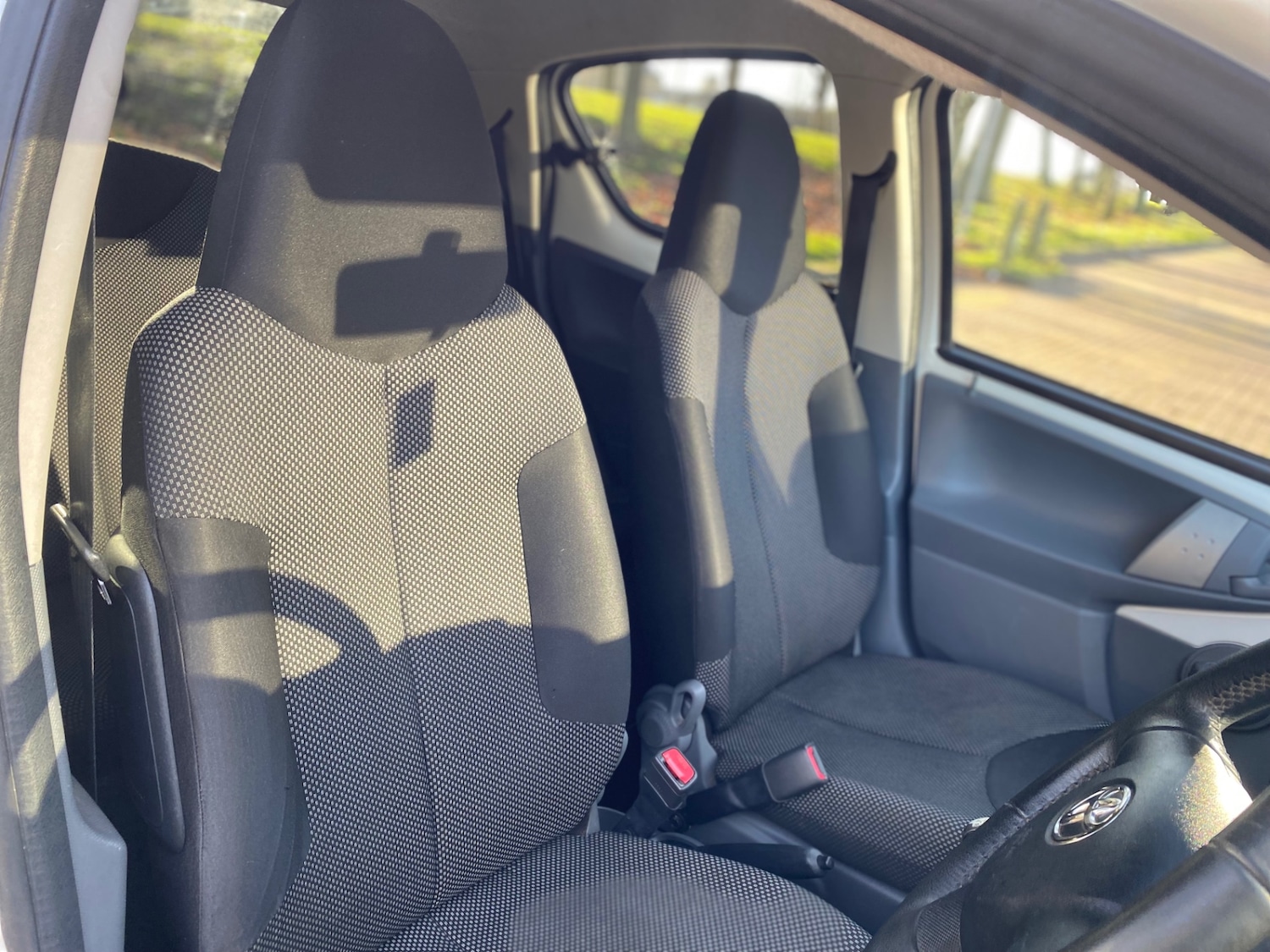 Used Toyota AYGO 2011 for sale - 76699764: Photo 8