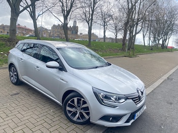 Used Renault Megane 2017 for sale - 77851821: Photo