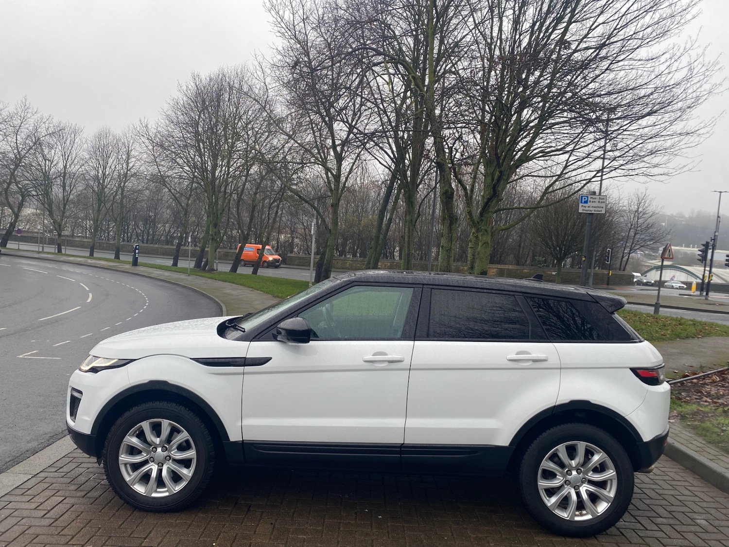 Used Land Rover Range Rover Evoque 2015 for sale - 77251541: Photo 4